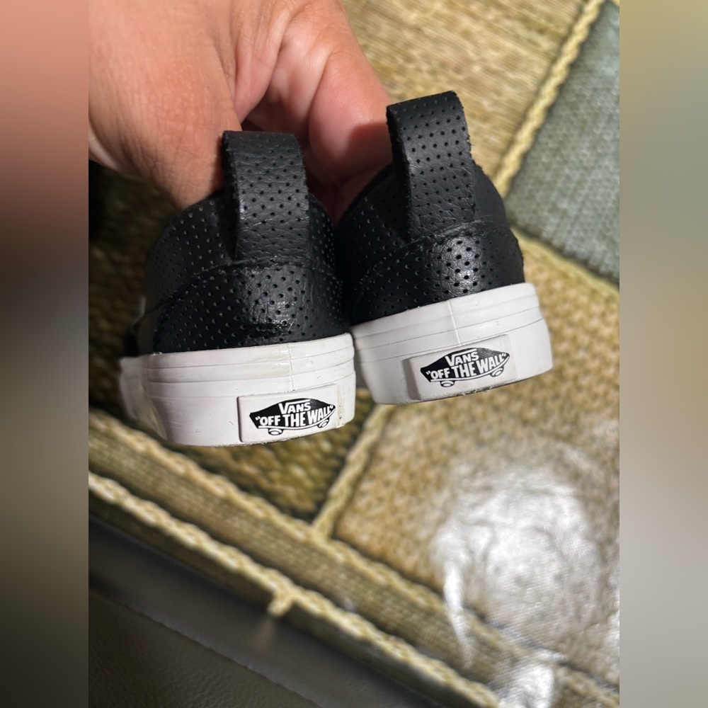 Vans Kids baby Black and White Slip-On Sneakers - Picture 3 of 8